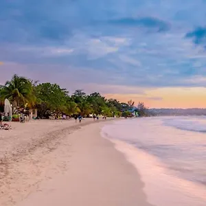 Drifters@one Mile , Negril Jamaica